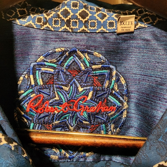 Robert Graham button-up - Picture 2 of 2